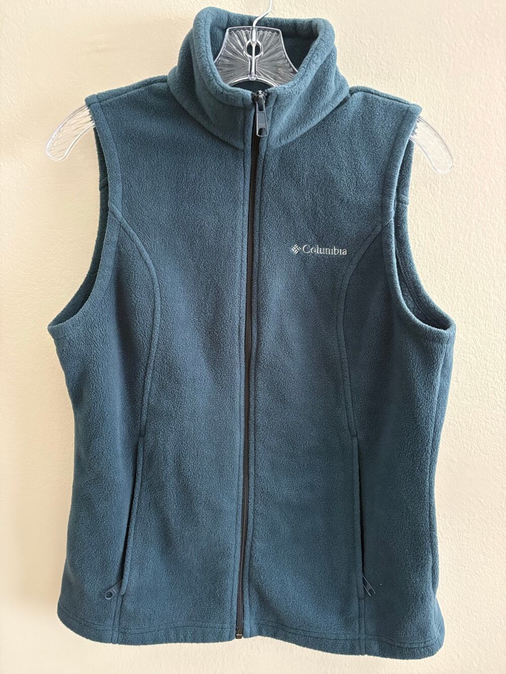 Columbia Woman’s Teal Fleece Vest - Sleeveless Jacket Size M